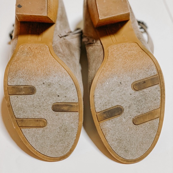 FERGALICIOUS high heeled booties SIZE 9 - Picture 3 of 5